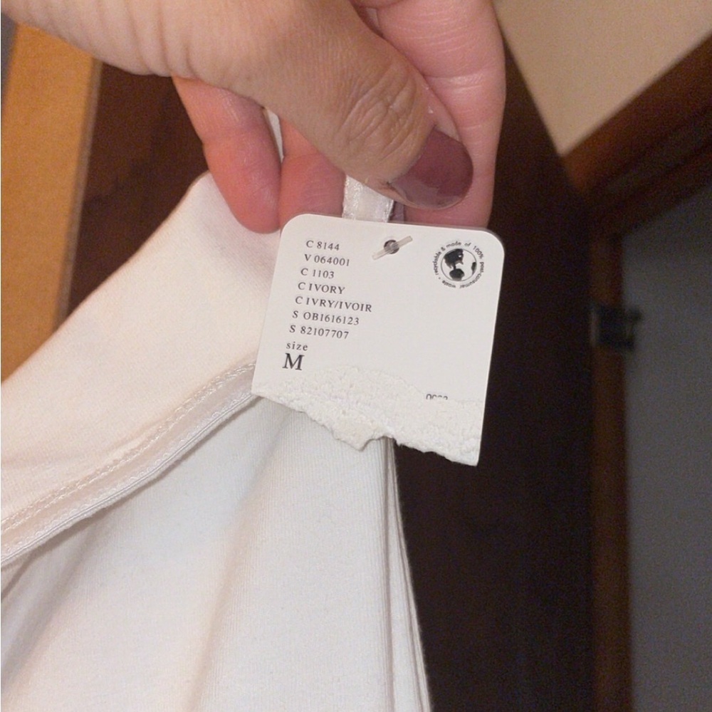 Brand new free people white long dress. It does not fit so selling!